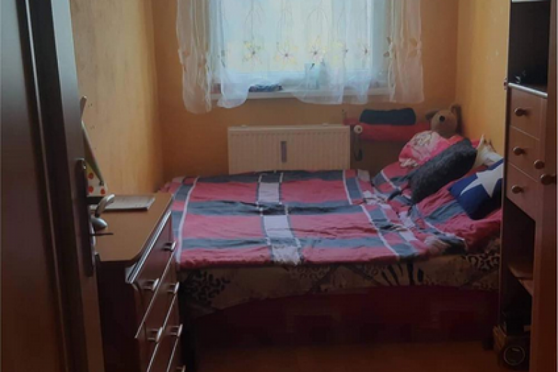130e 1os.,180e 1os. /260e. pár (+depozit v cene nájmu) nepriechodná izba, 4 izb. byt, 8 pos. Ťahanovce.